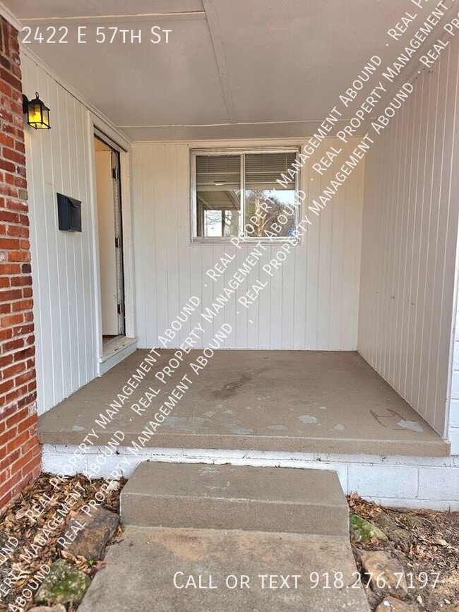 Photo - 2422 E 57th St