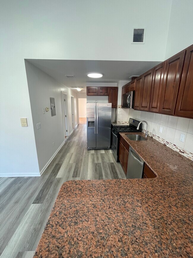 Kitchen - 39 Union St Unit 2