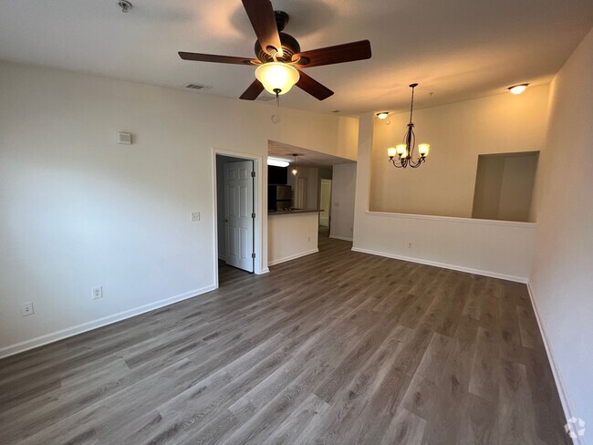 Building Photo - Nice 2 bedroom condo for rent in Heron’s L... Unit Herons Landing