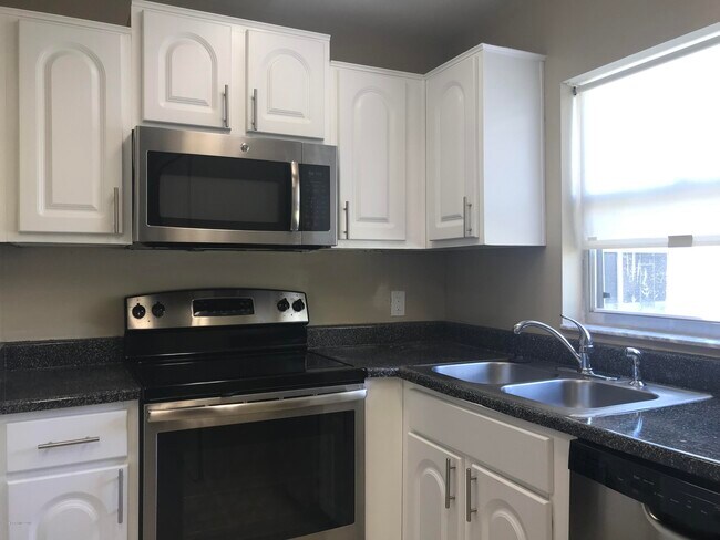 Photo - 101 Summer Pl Unit 1