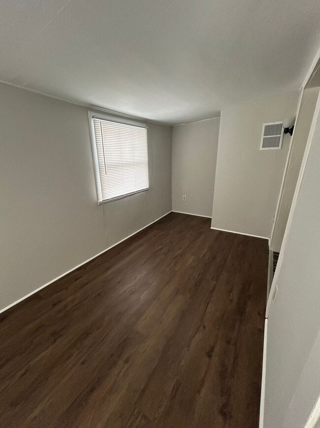 Photo - 910-914 N 11th Street Unidad 914 N 11th Street #2