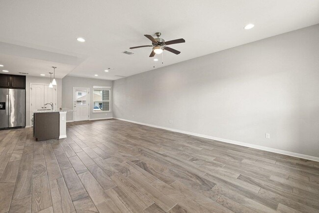 Photo - 718 Tinton Falls Ln