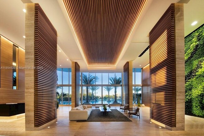 Building Photo - 16385 Biscayne Blvd Unit 404