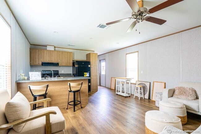 Photo - 160 Forrest Ave