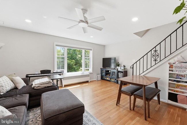 Photo - 2953 Sycamore St