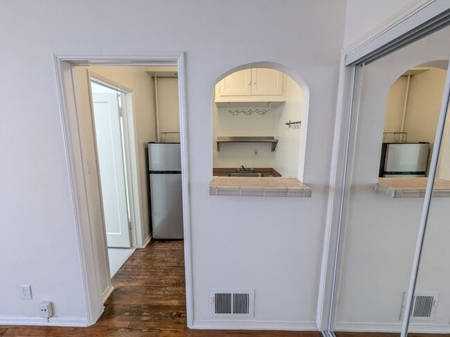 Photo - 729 N Edinburgh Ave Unidad 3/4