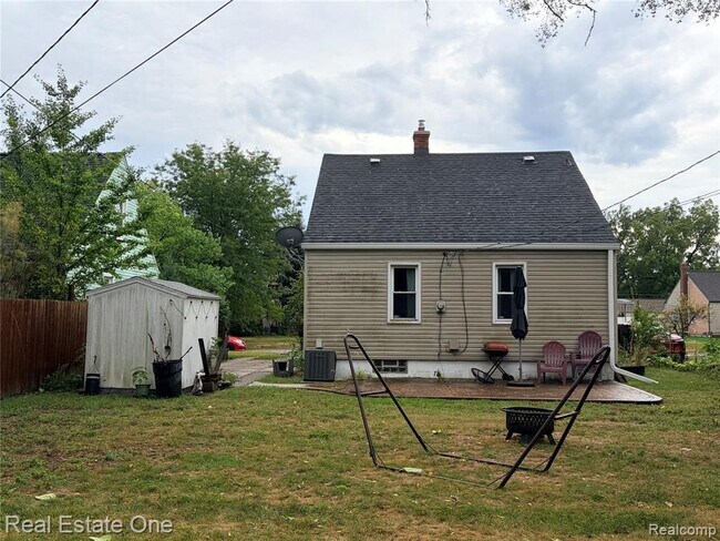 Photo - 1436 Leroy St