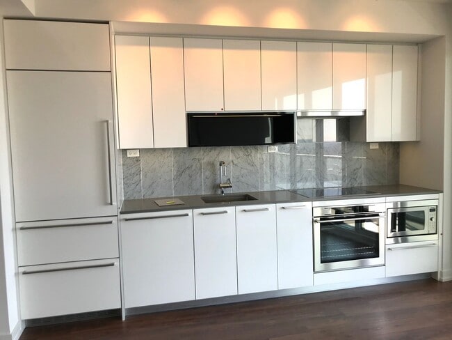 Full Kitchen - 117 Mcmahon Dr Unit 3111