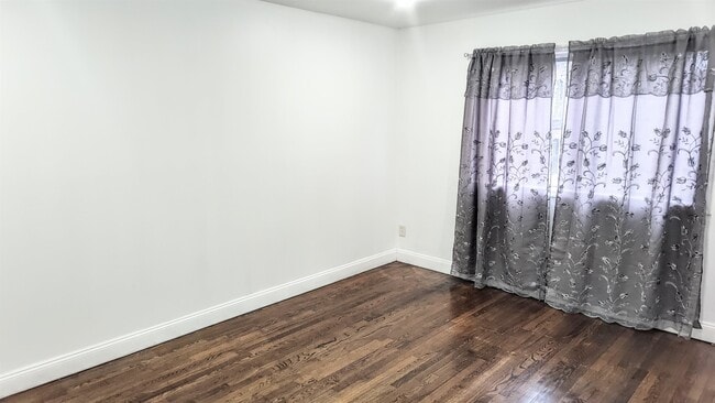 Photo - 8 Van Nostrand Ave Unit Upper Floors