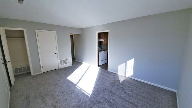 Photo - 372 26th Ave SW