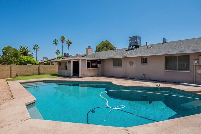 Photo - 3236 S Kenwood Ln