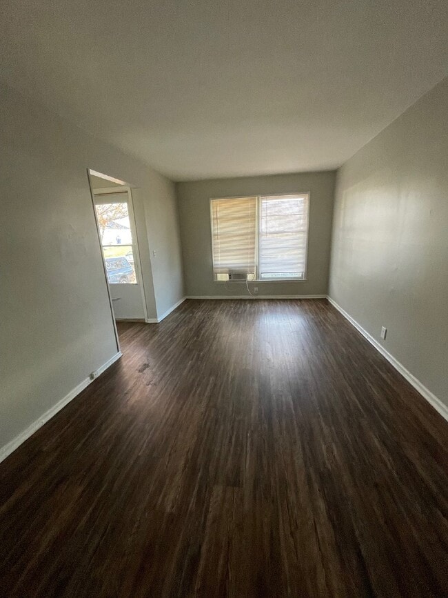 Photo - "Charming 2-Bedroom Duplex with Gleaming Hardwood Floors in Wichita!"