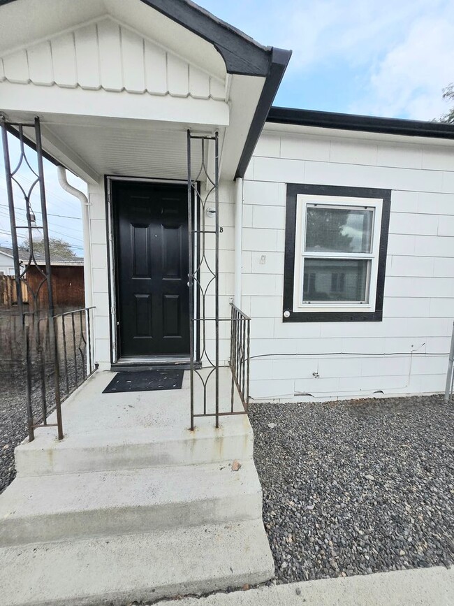 Photo - 1720 H St Apartment Unit 1720-B