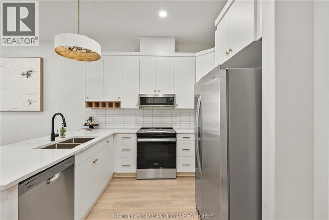 Photo - 364 Grand Ave E Unit 304