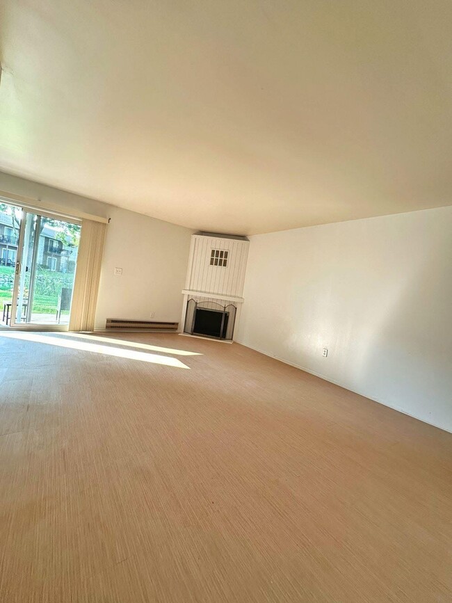 Building Photo - 7355 Woodview St Unit 1 Rental