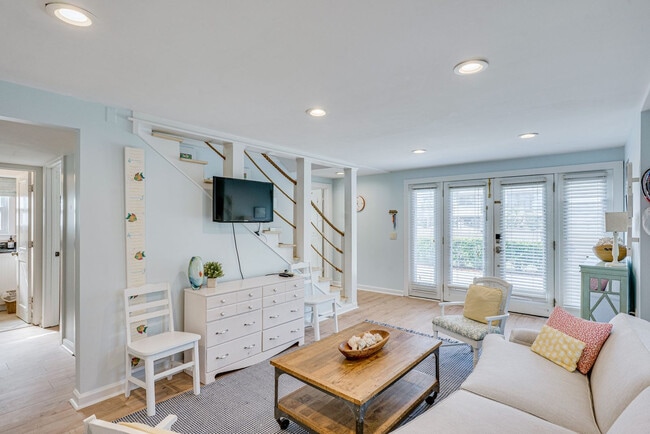Photo - 1718 S Fletcher Ave Unidad SI ID1545921P