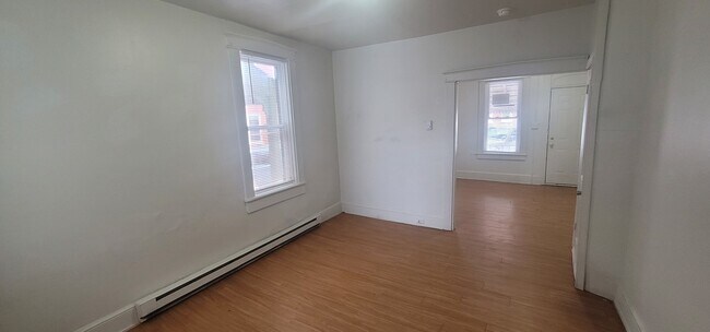 Photo - 438 E Strawberry St