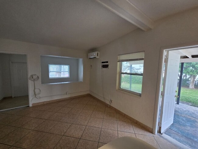 Photo - Charming corner lot home in Palm Beach County - 2 Bedroom 1 Bathroom