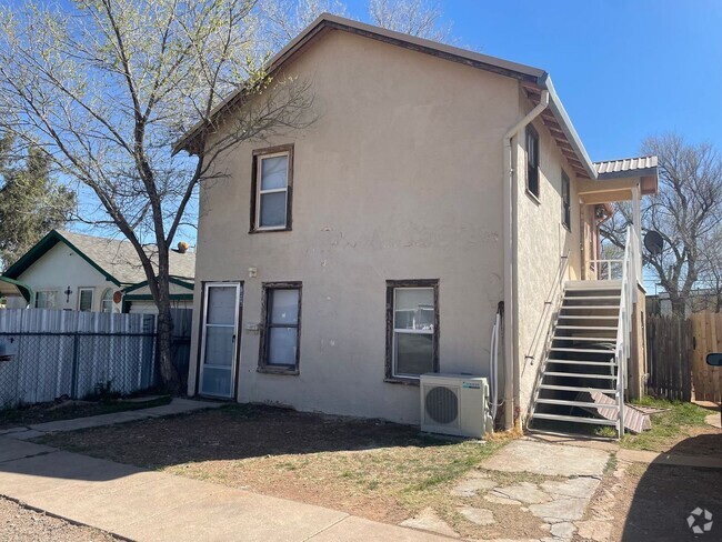 Building Photo - 703 Ross St Unit B Rental