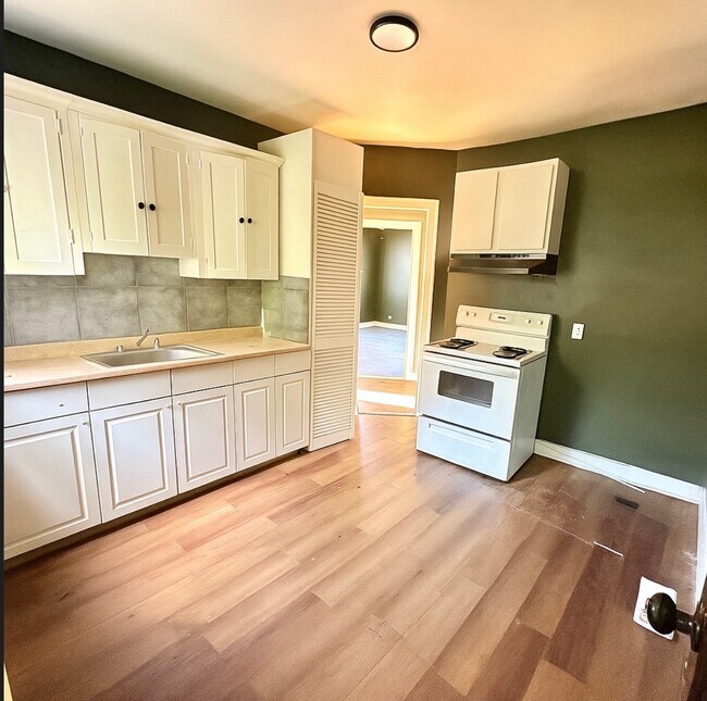 Photo - 2216 Lee Ave SW