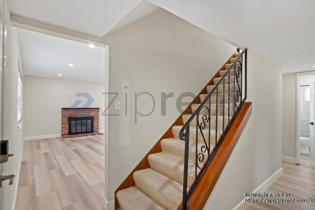 Photo - 1396 Saratoga Dr