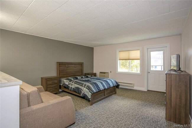 Photo - 30 US-9W Unit Suite 4