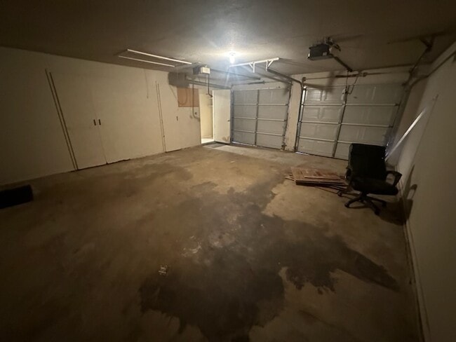 Building Photo - 9540 D J L Dr