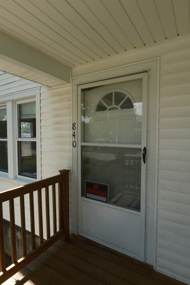 Photo - 840-840 Woodbine Ave SE Unit 840