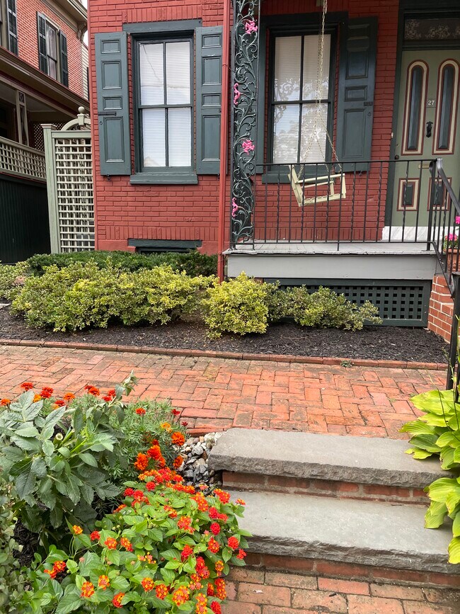 27 Dean St