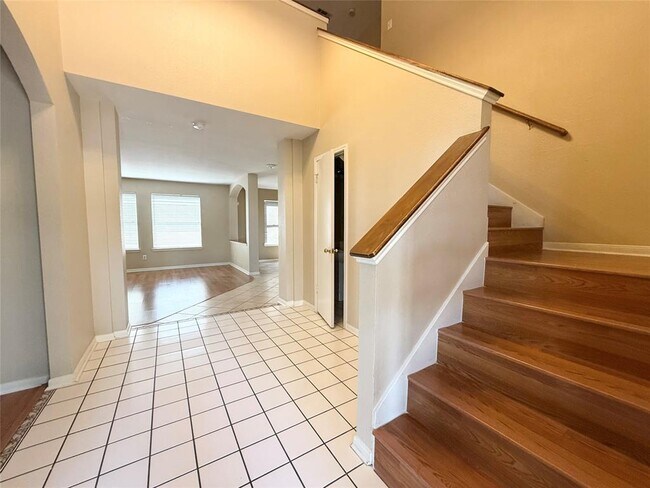 Photo - 2011 Lantana Dr Casa