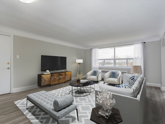 Building Photo - 25 Nash Road N