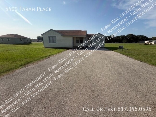 Building Photo - 5400 Farah Pl