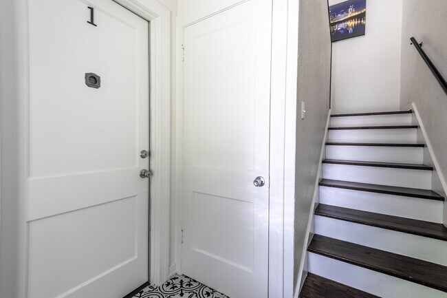 Foyer - 3509 Asbury St Unit #3