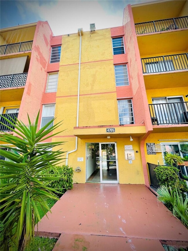 Photo - 4705 NW 7th St Unidad 305-7