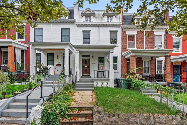 3 Bed 2.5 Bath - Eckington Rowhouse - Move... - 3 Bed 2.5 Bath - Eckington Rowhouse - Move...