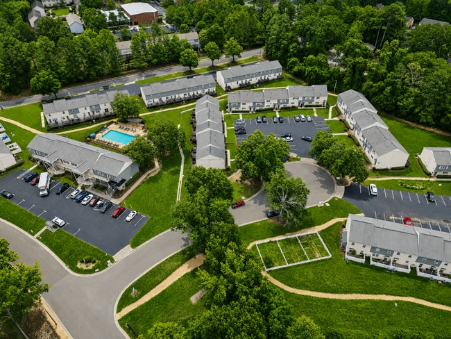 Vetra Forest Hills - Lexington Street