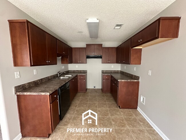 Photo - 2280 Southern Woods Dr