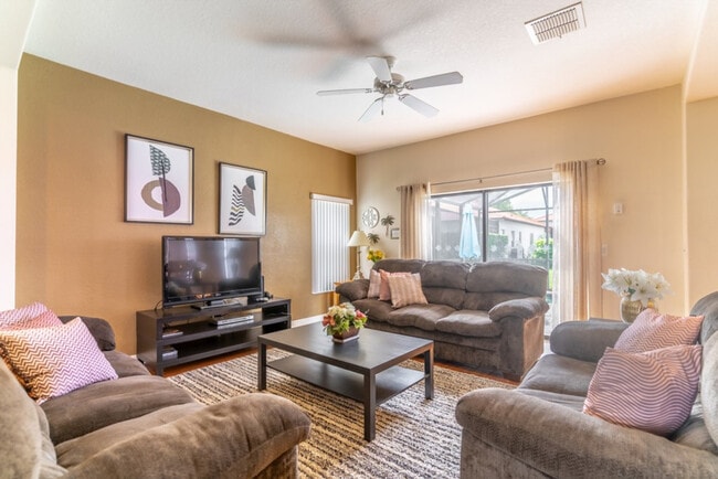 Building Photo - 16718 Caribbean Breeze Way Rental