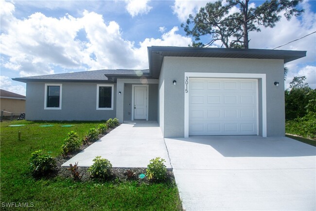 Photo - 3015 S Balsam Cir House