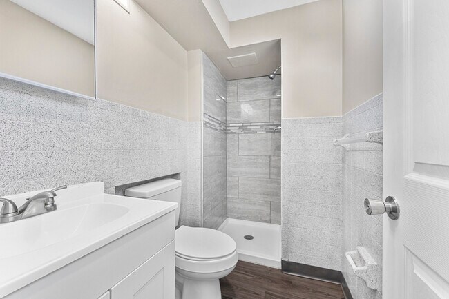 Photo - 19162 Beech Daly Rd