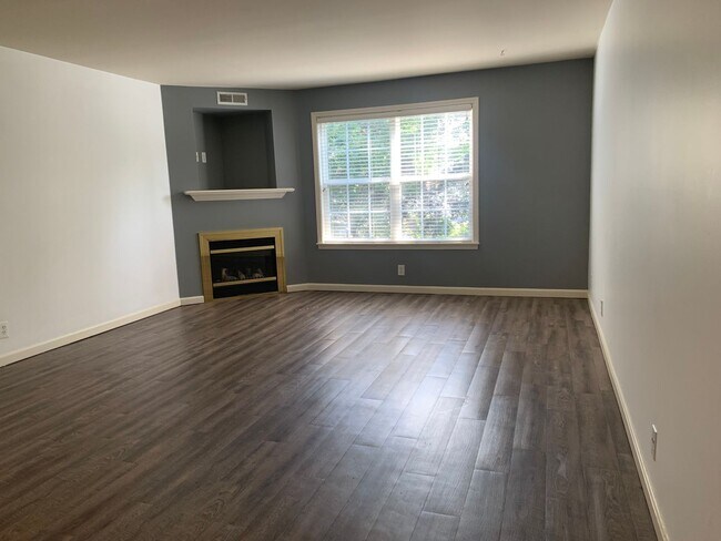 1038 Brent St Unit 100