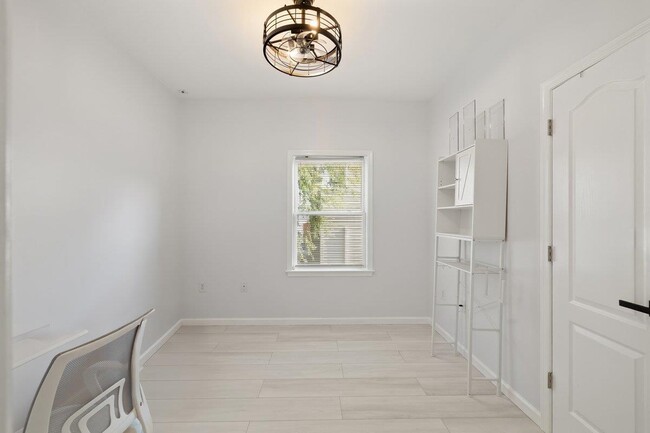 231 Hancock Ave Unit 2