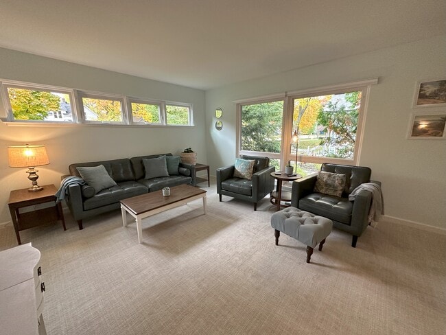 Photo - 430 N Elmwood Ave