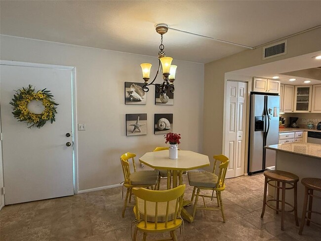 Photo - 1250 S Pinellas Ave Unidad 802
