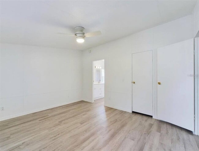 12250 NW 7th St