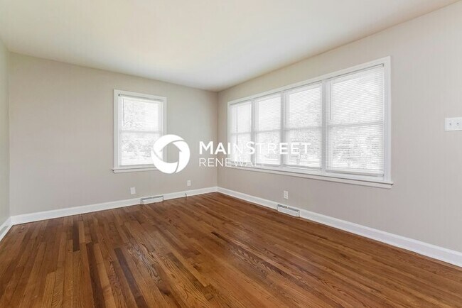 Photo - 2 Bedroom Pet-Friendly Home in Durham, NC with Main Street Renewal