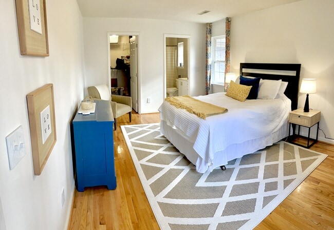 Photo - 1417 Rainbow Rd Unit 2