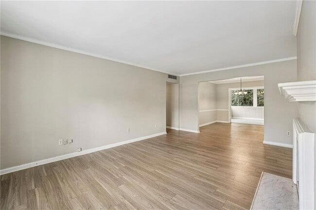 Photo - 103 La Rue Pl NW