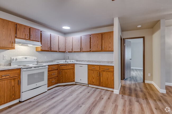 1 BR, 1 BA - 938SF