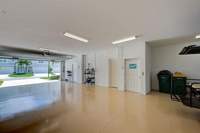 10345 Coral Landings Ln